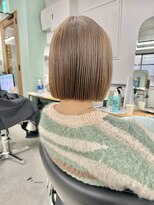 ヒビヲ(HIBIO)&nbsp;横浜ボブケアブリーチダブルカラータッセルボブ切りっぱなしボブ