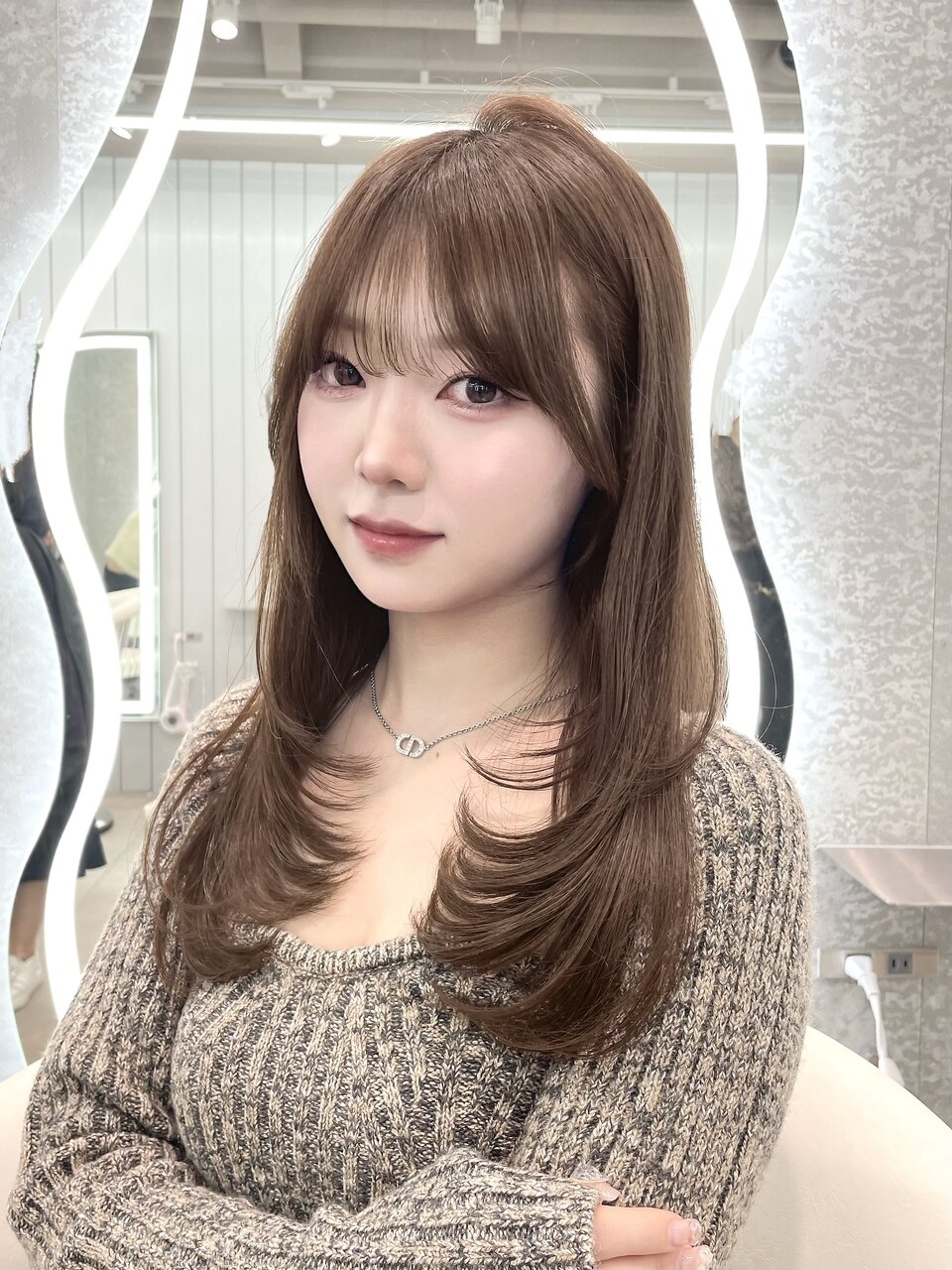 レイヤーカット 顔周りカット：L272176098｜グロー オオミヤ