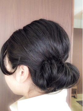 ディシェーレローブ(die Schere Lob) 上品ギブソンタック