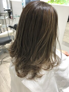 アドール オブ ヘアー ADORE OF HAIR 細めハイライトカラー