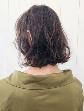 アイティー バイ アルバム 浦和店(IT by ALBUM) エアリーボブ_ハイライトカラーオリーブカラー_ba247121