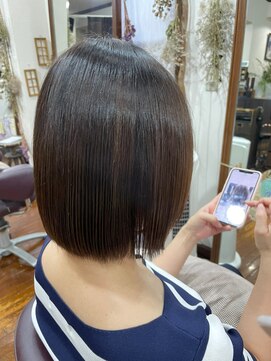 美容室 メザミー MESAMIES ナチュラルノーブルぱつっとボブツヤ髪ストレート縮毛矯正