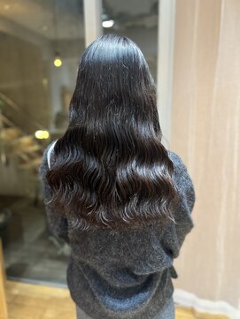 ジェノ(JENO by apish) 黒髪/グレーベージュ/レイヤーロング/前髪パーマ/なみまきパーマ