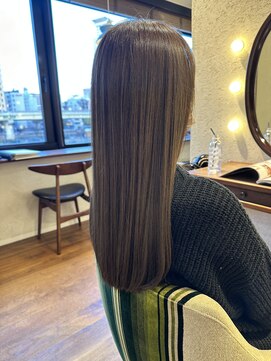 エルサフィロ キタハマ(el zafiro kitahama) 20×30×40代×透明感×髪質改善×ファーストグレイ×グレージュ