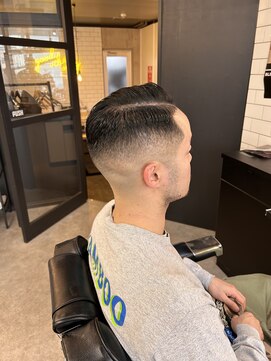 フランクスバーバーリザーブ 人形町店(FRANK’S BARBER RESERVE) サイドパートスキンフェードH