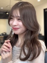 フォンズ(FONS)&nbsp;レイヤーロングシアーカラーグレージュカラーくびれヘア
