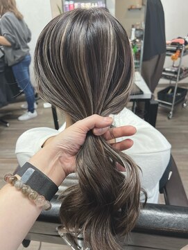 ヴィフ 大船(VIF) バレイヤージュ/ハイライト/ダブルカラー/ケアブリーチ/ボブ