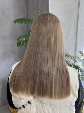 ラックスビー オオサカ 梅田茶屋町店(LUXBE OSAKA) ハイトーンでもうる艶♪透明感ミルクティーベージュ髪質改善