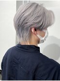 ホワイトグレージュセンターパートウルフカットケアブリーチ