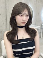 エヌアイ オモテサンドウ(ni omotesando)&nbsp;ミディアムくびれレイヤーカット♪人気の シースルーバング