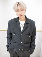 エイト ホワイト 札幌駅前店(EIGHT white) MINA