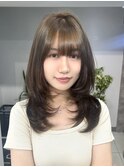 セミロングレイヤー×オリーブブラウン