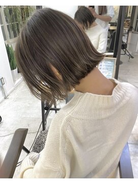 アンプラグド(unplugged) 赤み消しカラーブリーチなし透明感カラー