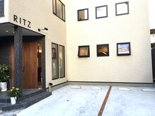 駐車場2台！2階はキッズスペースなっています。落ち着いた一軒家