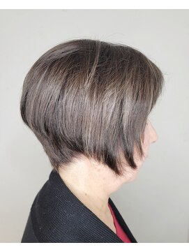 松本平太郎美容室 吉祥寺パートファイブ(PART5) 50代60代70代×前下がりショートボブ×イノアカラー×ハイライト