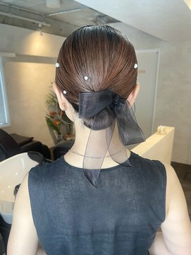 サンルーム(SUN room) タイトシニヨンボブアレンジリボンパールツヤ髪結婚式ヘア