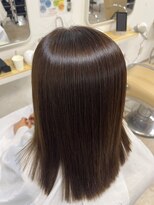 トイロ(TOIRO)&nbsp;縮毛矯正とカラーリングを同時にするには正しい施術が必要です。