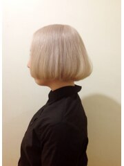 ホワイトベージュヘアカラー