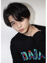 ネイビー(NAVY)&nbsp;カリアゲ前下がりナチュラルハンサムショート