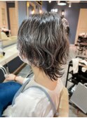 くびれが可愛いウルフヘアー！