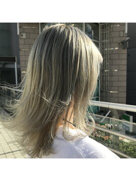 エイトデイズ 三宮駅前店(EIGHT days) ウルフカット　マットグレージュ