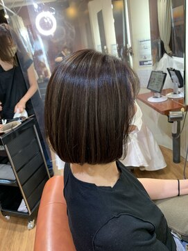 ナイーヴ NAIVE ハイライトボブ