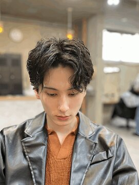 ナループロアツム(Nalu pu loa Tsum) センターパート/パーマスタイル