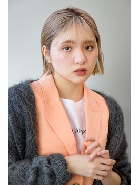 テラス 銀座(terrace) ぱつっとミニボブ×柔らかベージュ