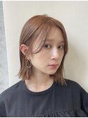 顔周りの遊びが可愛い長めボブ/カーキグレージュ_フェザーバング