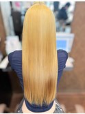 大人かわいいサラ艶デザインカラー 金髪ロング艶髪ストレート