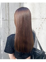 イルク(iruk) 艶髪ストレートヘア