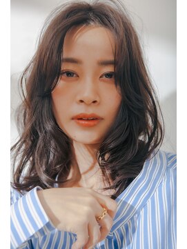 リスボーン(RESBORN) ナノバブルで艶やかなゆるふわヘアに