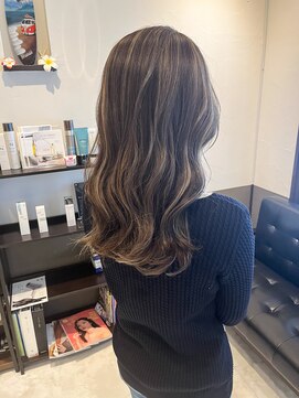 レオ(LEO) ハイライト　ブロンドカラー