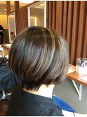 ショートヘア×ハイライト