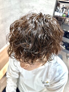 トゥエンティ(twenty) stylist 根本 ウルフ緩め波巻き