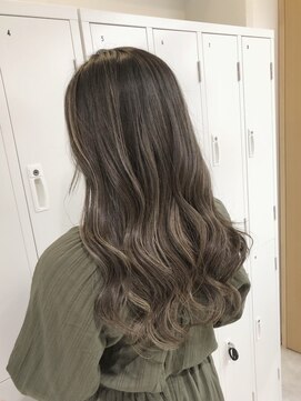 ルッソ チアロ(Lusso chiaro) Lussoオリジナル髪質改善トリートメント/オリーブグレー/30代