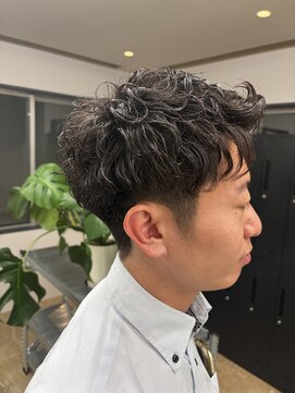 モコヘアーフロール(MOCO hair flor) 無造作ニュアンスパーマ × 大人メンズショート
