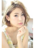 ルーズウェーブ~耳かけショートボブで大人グラムな甘辛MIXに◎