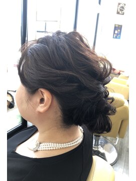 リリカル ヘアオブジェ シニヨンスタイル