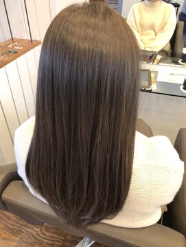 オルガ ヘアアンドメイク(Oluga hair&make) ナチュラルアッシュカラーロング