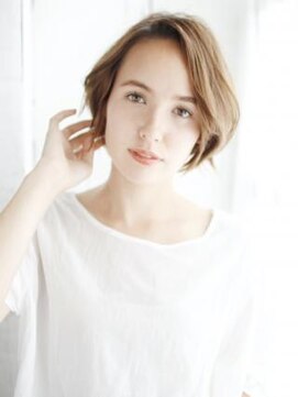 ヘアメイク ナル(hair make nalu) かきあげバングのショートボブスタイル