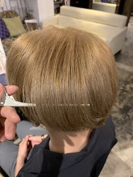 アドール(ADOR) ブロンドカラー