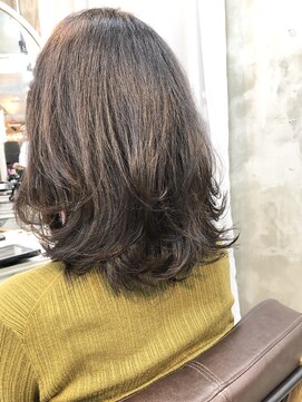 エトネ ヘアーサロン 仙台駅前(eTONe hair salon) 20代30代40代ミディアムふんわりレイヤー