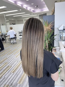 アフューズバイストゥー(Vfuse by StueW) シルバーベージュ×バレイヤージュ