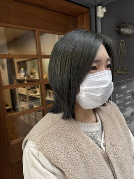 ウィーク 梅田(UiiC) 透明感オリーブグレージュの外ハネボブルフ UiiC 中平鮎歌