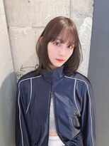 シリー(Silly)&nbsp;ブリーチなしのベージュ×ナチュラルレイヤーカット