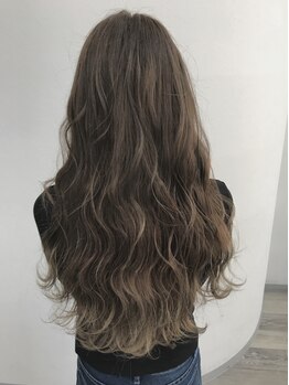 カリス(CHARIS)の写真/スタイルが決まらないならカウンセリングが鍵！再現性の高いカットで、サロン帰りの仕上がりをご自宅でも◎