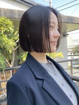 スク(SUKU)&nbsp;ぱつっとボブ×透明感カラー