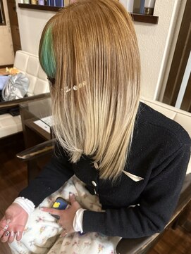 ダアッカ(da acca) デザインカラー前髪エメラルドグリーン