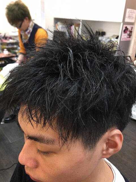 カットで仕上げたツーブロックにアイロン仕上げでヘアアレンジ☆